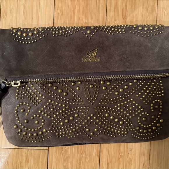Hogan brown suede cross body /clutch bag, with brass studs. Two pockets. New - Picture 10 of 13